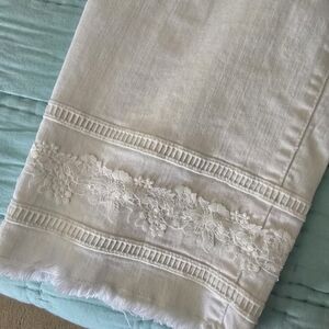 Chicos White Denim-Slim Leg Capri-Size 3 (Size 14/16)